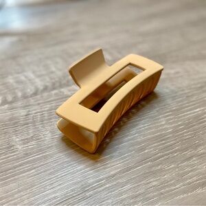 Amazon Tan Hair Clip